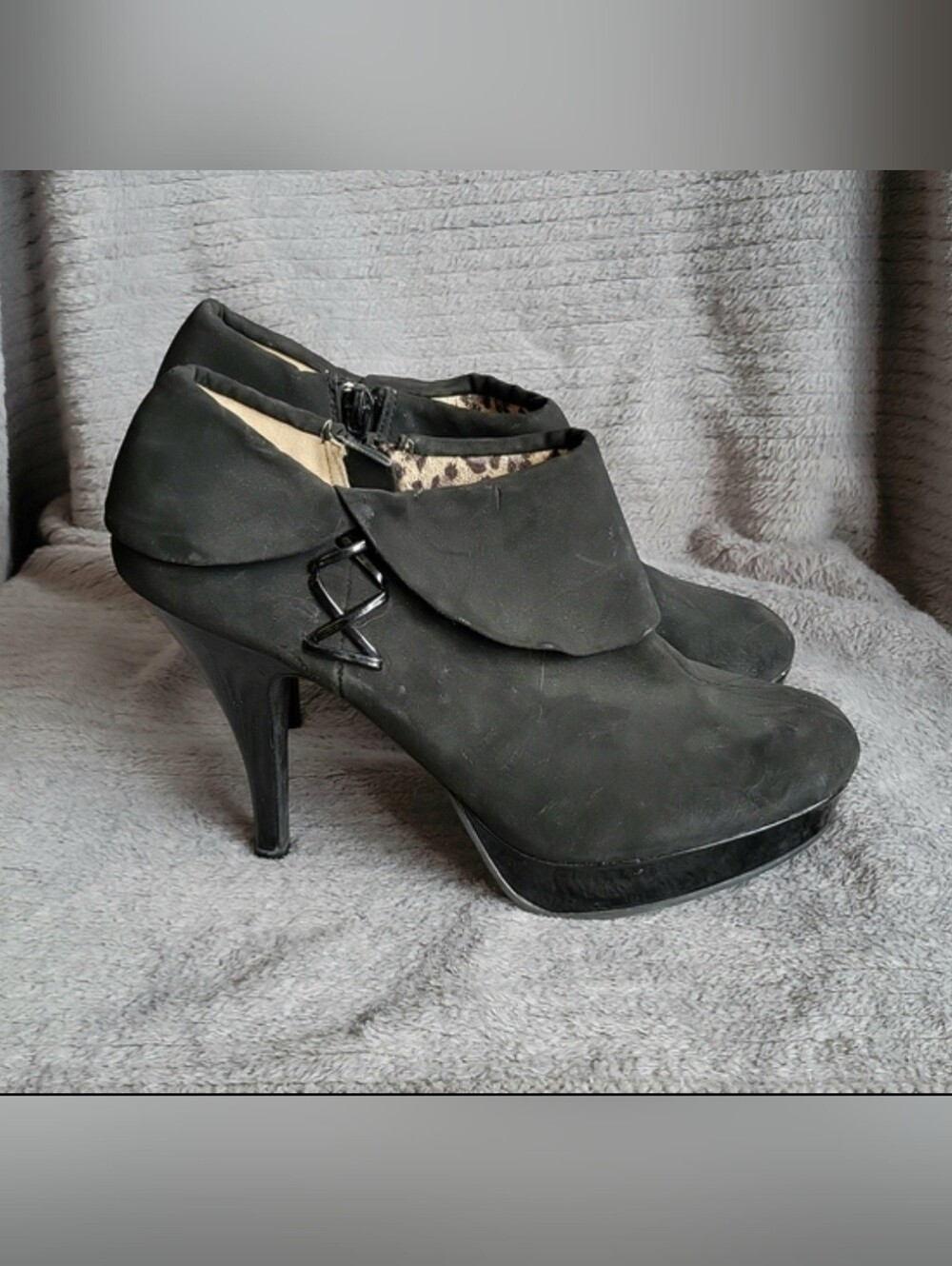 Women's size 9 Unlisted black suede platform heeled ankle booties boots foldover